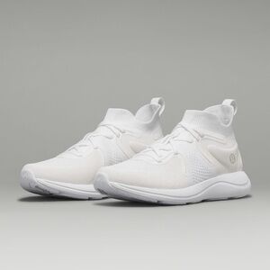 EUC Lululemon Chargefeel 2 Mid Workout Shoe